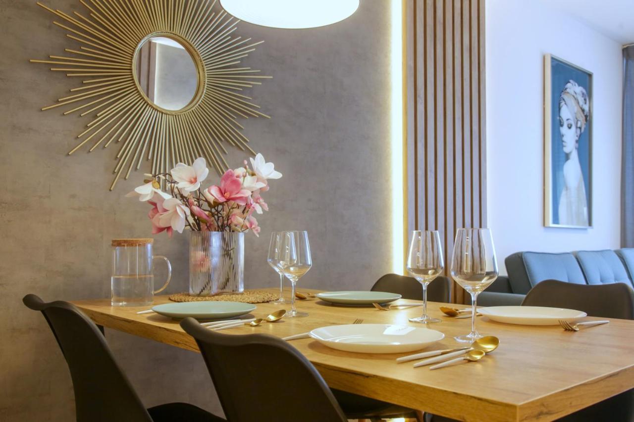 Supernova Center - Free Private Parking Apartment *